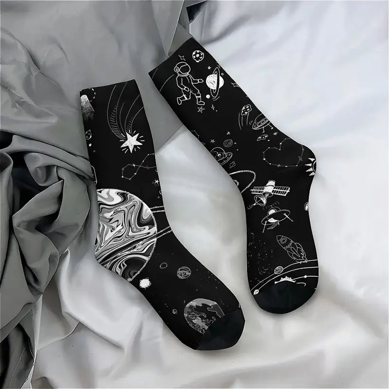 Calzini Giove con Astronauta con la Terra, astronave aliena, satelliti, socks Luna, Sole, stelle, in bianco e nero, Saturno stampa personalizzata per idee regalo unisex