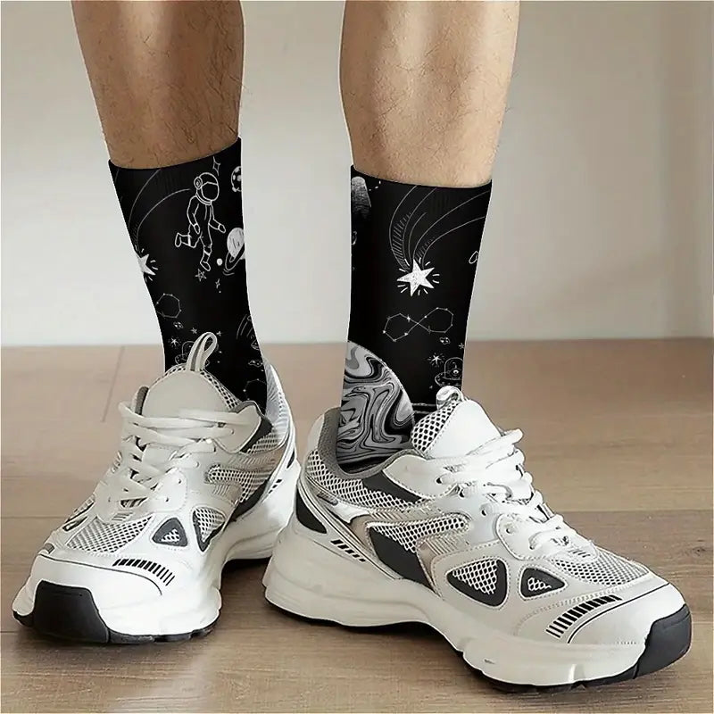 Calzini Giove con Astronauta con la Terra, astronave aliena, satelliti, socks Luna, Sole, stelle, in bianco e nero, Saturno stampa personalizzata per idee regalo unisex