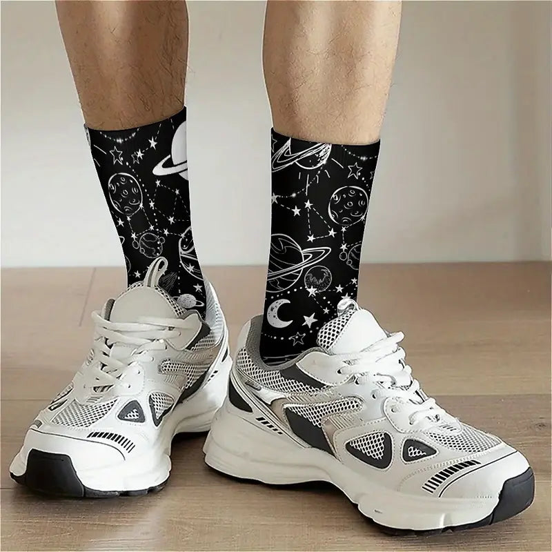 Calzini sistema solare socks Luna, Sole, stelle, costellazioni in bianco e nero, Saturno stampa personalizzata per idee regalo unisex