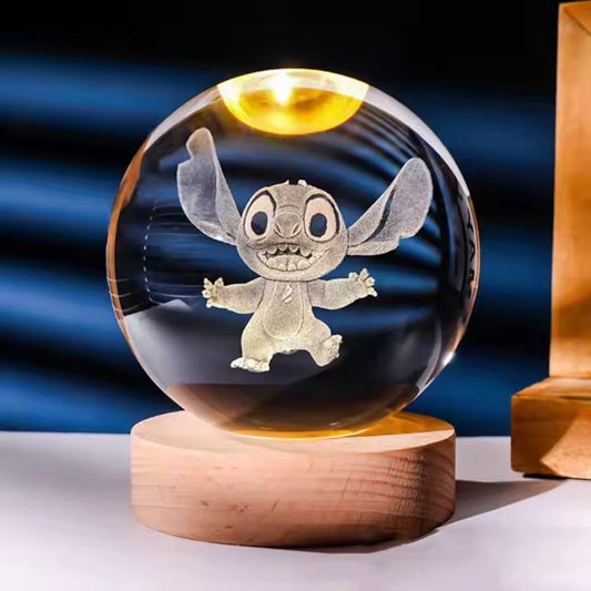Sfera luminosa led Stitch RGB colorato modello Smorfia simpatica con telecomando, sfera cristallo grande 8cm, con base e luce a led USB colorato, con interruttore, luce notturna, confezione regalo inclusa