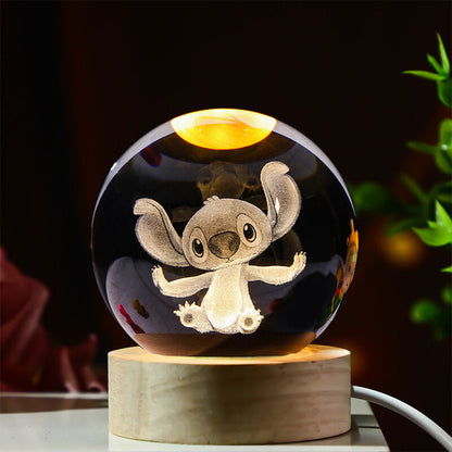 Sfera luminosa led Stitch RGB colorato modello seduto con occhioni dolci con telecomando, sfera cristallo grande 8cm, con base e luce a led USB colorato, con interruttore, luce notturna, confezione regalo inclusa