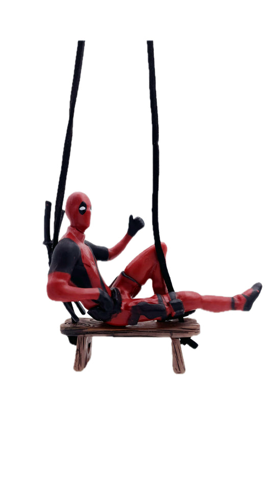 Personaggio Deadpool sull'altalena OK steso, ciondolo per auto o allestimento scrivania, laccetto incluso