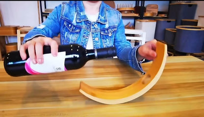 Portabottiglie di vino mezzaluna in bambù, elegante, classico espositore